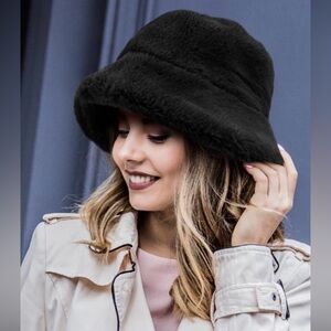 Faux Fur Bucket Hat (Black)